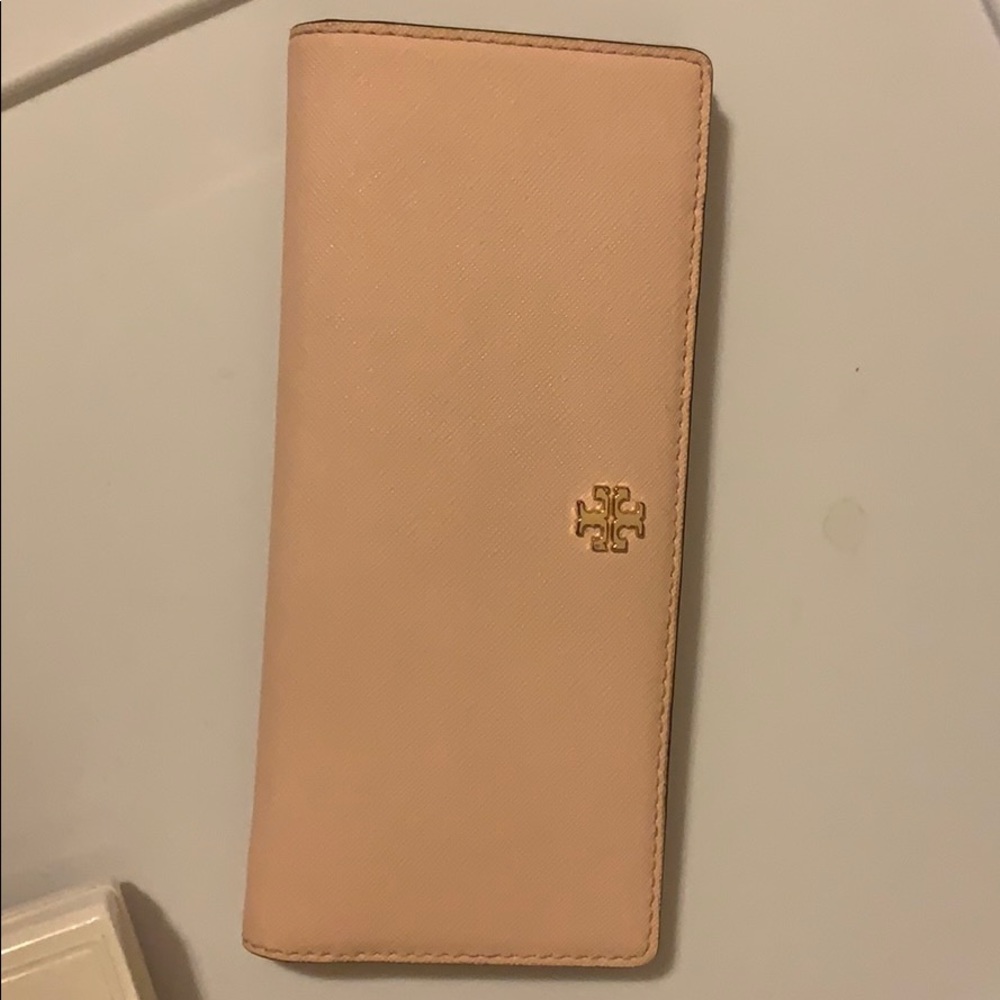 Tory Burch wallet light pink